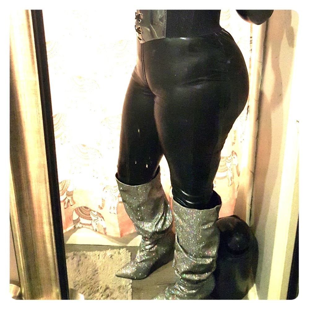 Knee high Boots